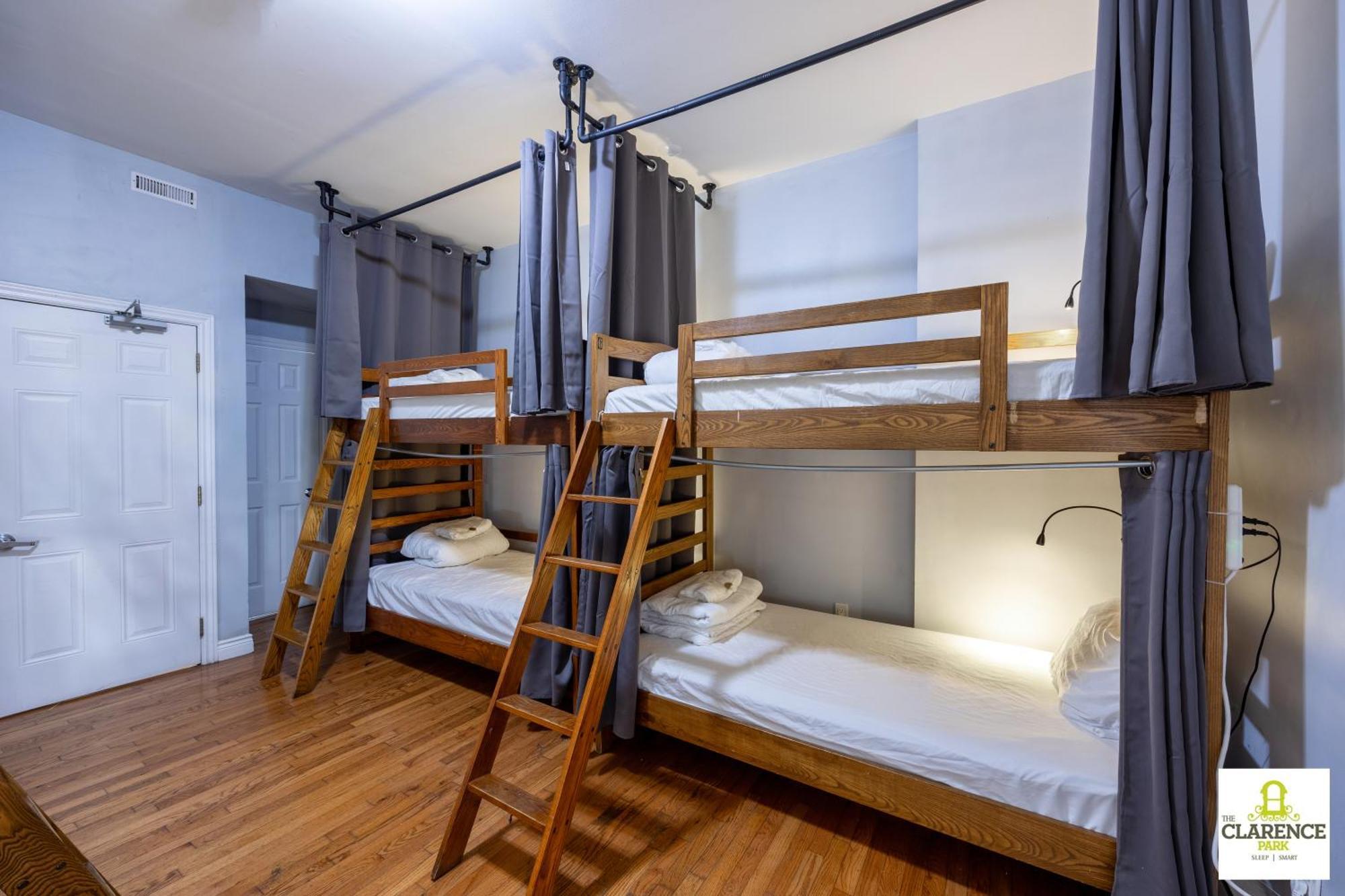 Bed 6-Bed Male Dormitory Room